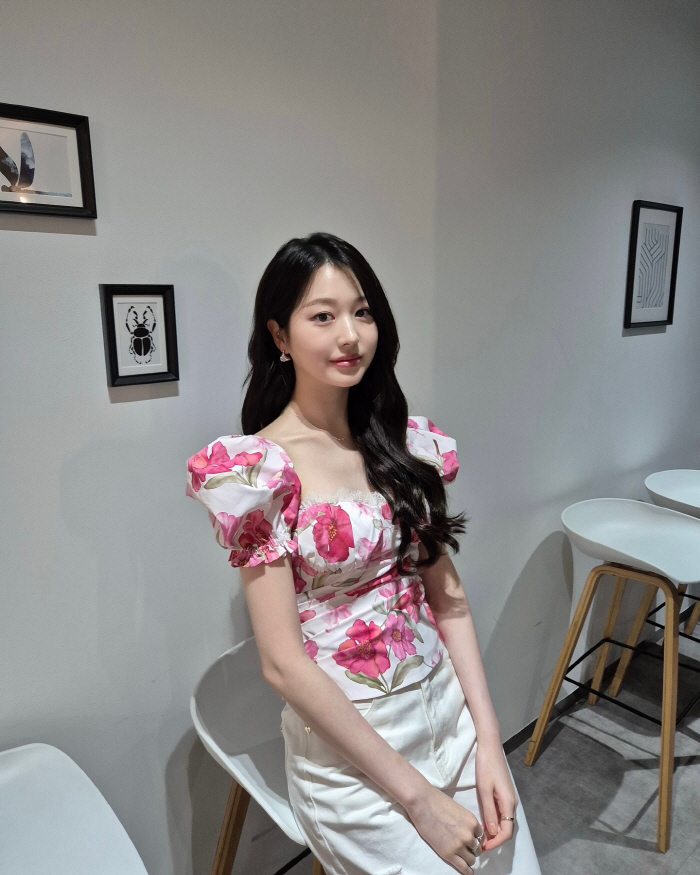 It's not Jang Won Young?Big Sister Jang Da-ah Proves Superior Genetic Proof With Her Same Beauty