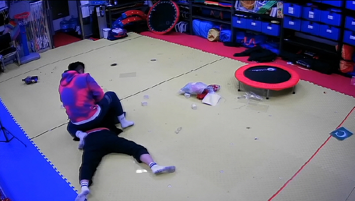 The murder of Ahn Hyun-mo was also shocked...I can't believe I saw the brutal killing myself (Smoking Gun)