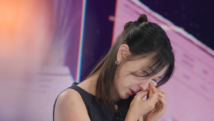 The murder of Ahn Hyun-mo was also shocked...I can't believe I saw the brutal killing myself (Smoking Gun)