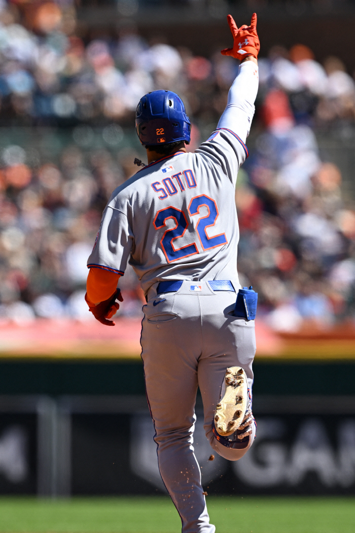 Now he can't speak Soto anymore, his first grand slam  his first triple in his life, the most six-run NL home runs, third place in RBIs, fourth place in RBIs, and MVP