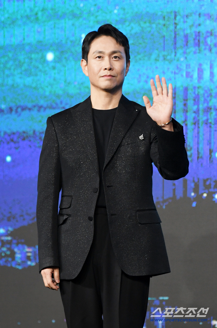  Actor Oh Jung-se trusts and watches