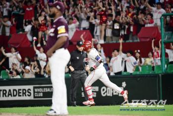  A come-from-behind solo shot that makes Go Myung-joon's home fans cheer