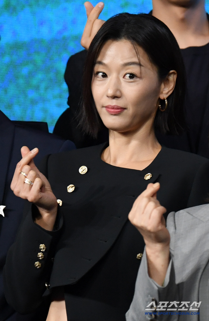  Jun Jihyun, heart