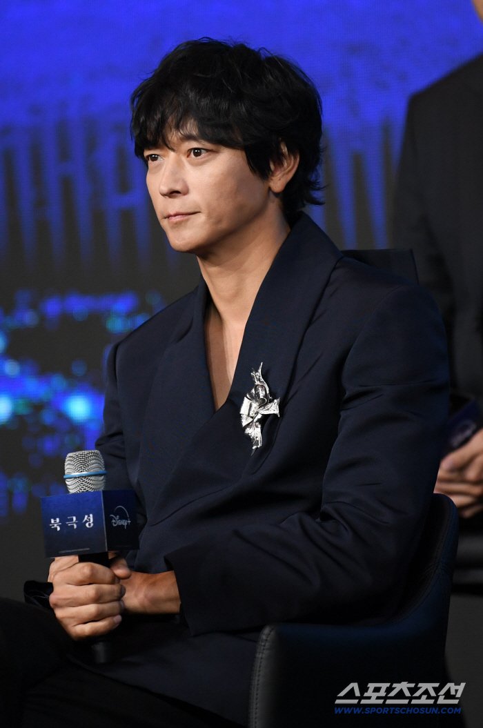  Kang Dongwon is nervous