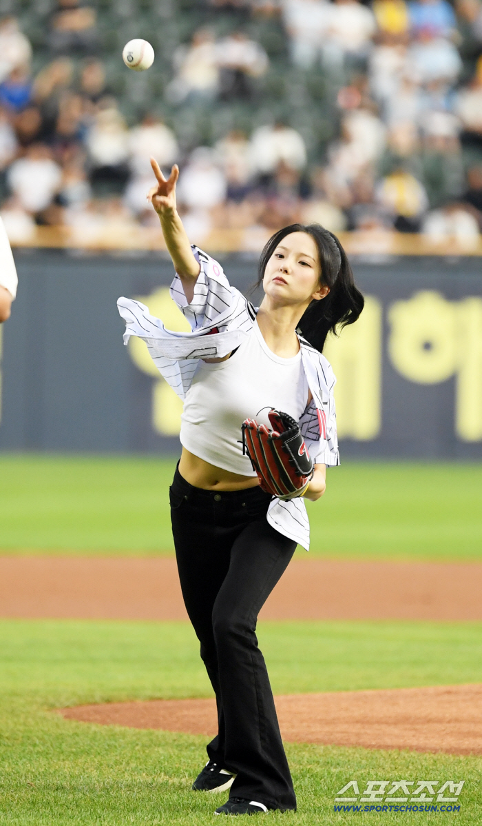  Kepler Choi Yujin's powerful first pitch
