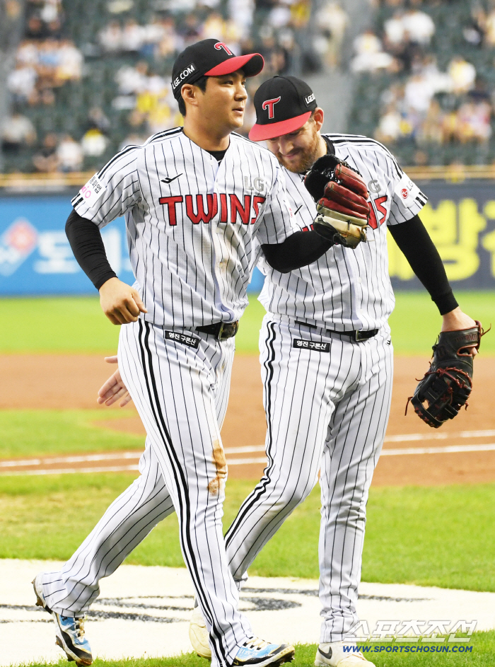  Oh Jihwan, Austin, hip partner