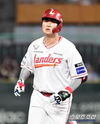  SSG Ko Myung-joon's 12th solo home run shot