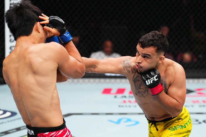 The second round of KO-winning zombie Jr. in 28 seconds before his debut was a pinch hitter for the Korean Super Boy. Lee Jung-young wins against Santos