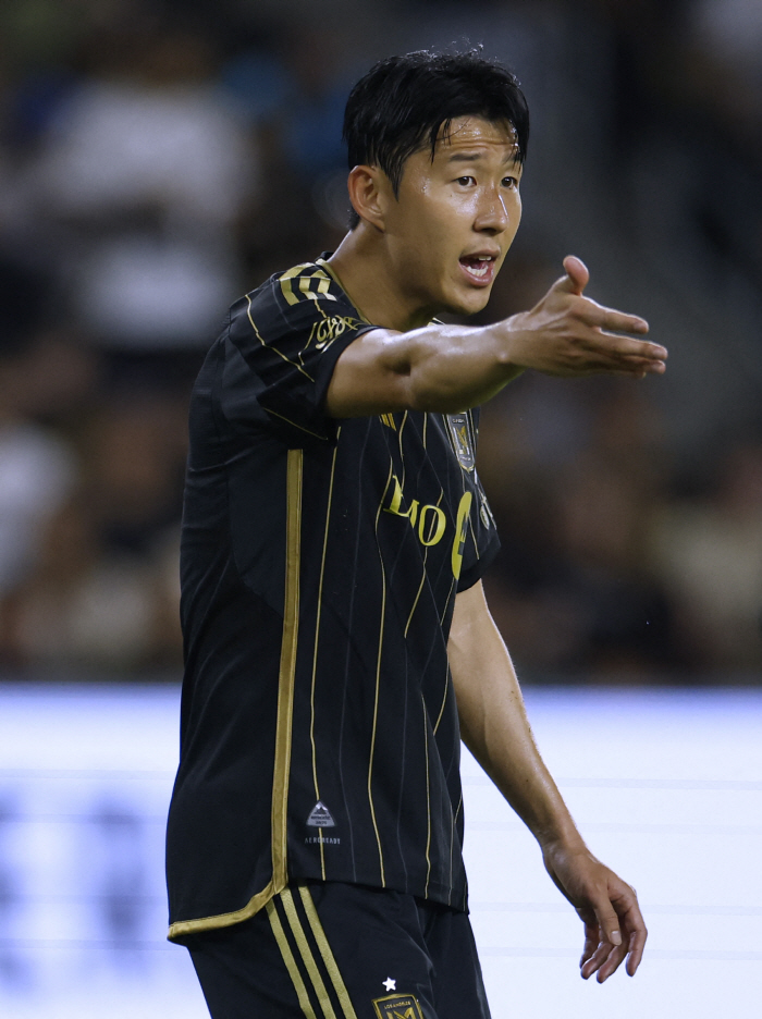 Shocking Criticism! Son Heung-min only hits the goal post, and he can't make a chance to score...If you want SON to pass, pass me more