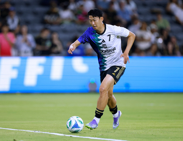 Shocking Criticism! Son Heung-min only hits the goal post, and he can't make a chance to score...If you want SON to pass, pass me more