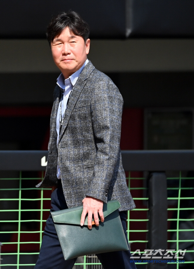 Should we get rid of the humiliation? Ryu Ji Hyun-ho's WBC national team submits a preliminary list of 50 people...Saipan → We will have a camp in Okinawa