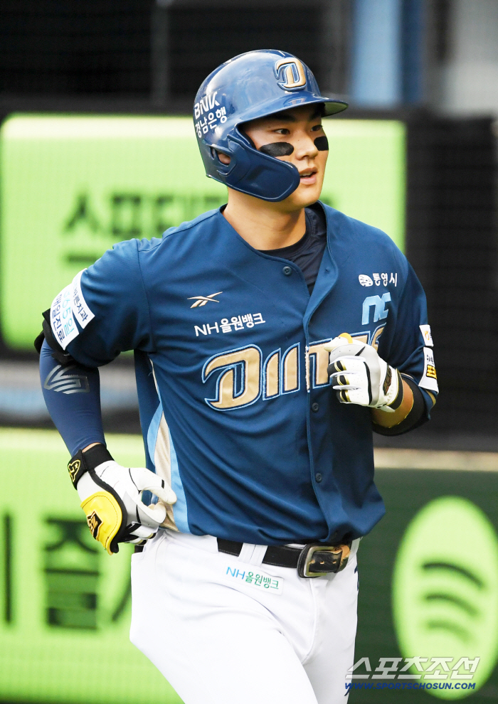 Two people went to the U.S. this year, which is ambiguous…Lotte, which is in agony, is in a hurry to be a pitcher.