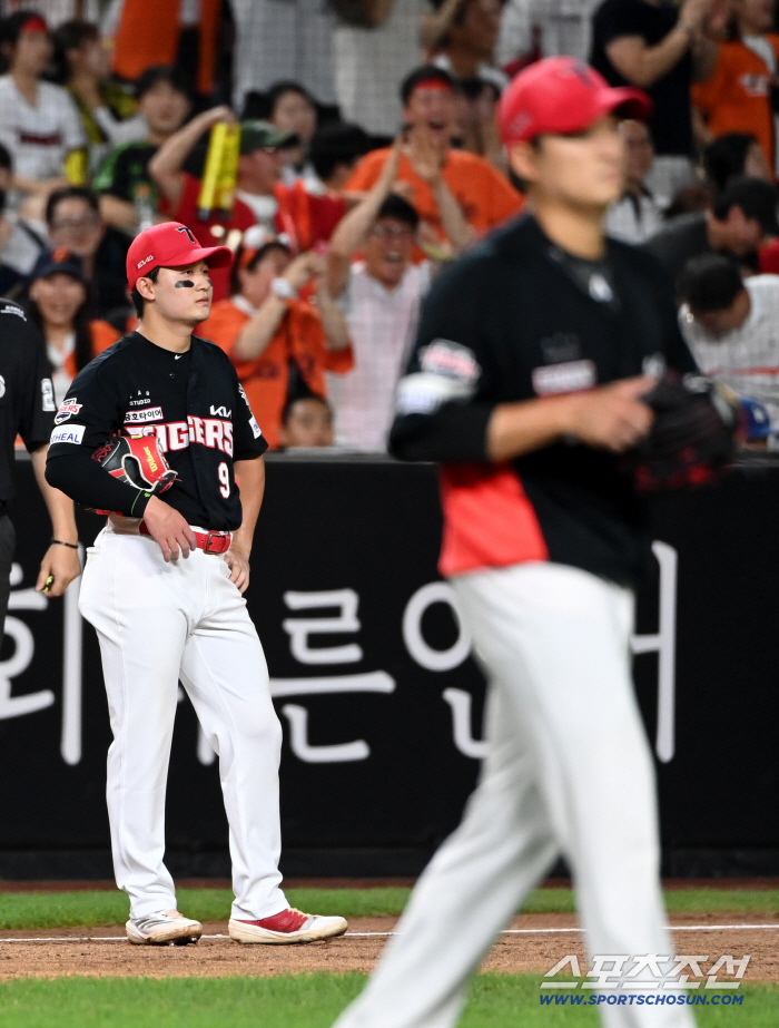Why didn't I step on the base.. KIA's game exploded after the defense → 21 points tribute to Hanwha suffered a crushing defeat