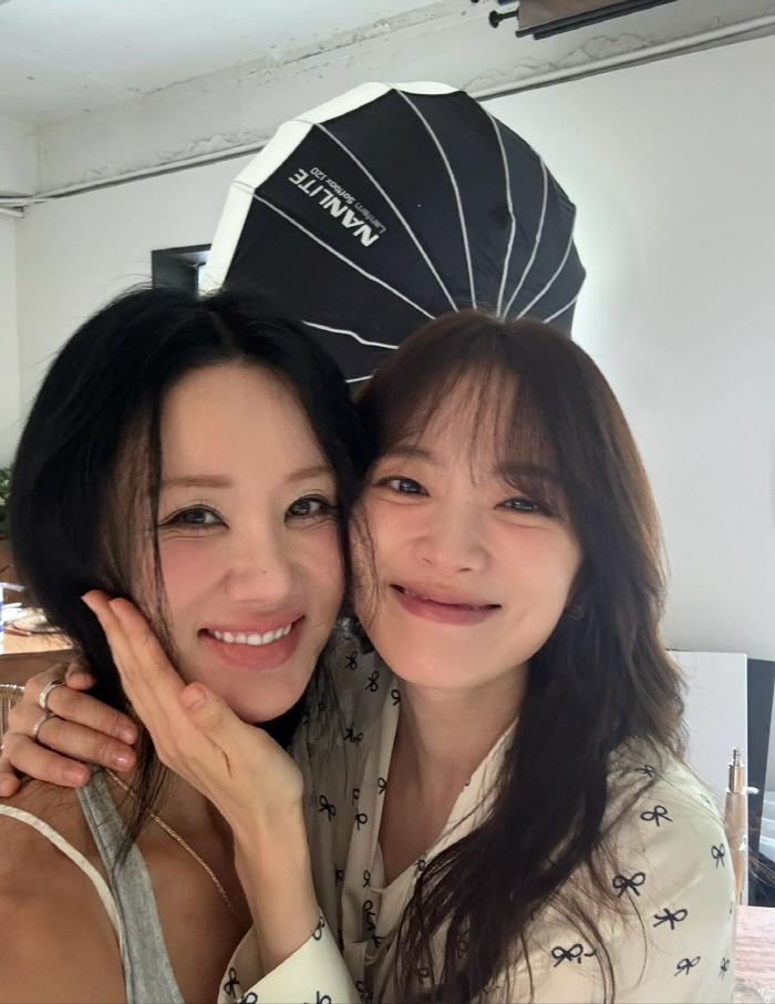 Woohee Chun is 18 years old…Pointing at our faces, our Um Jung Hwa