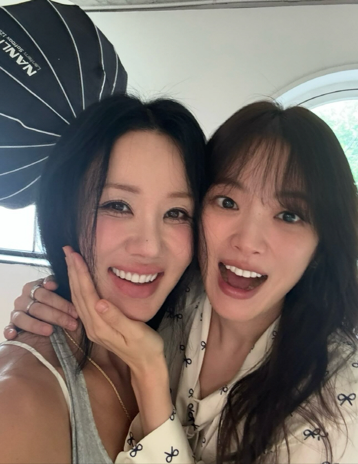 Woohee Chun is 18 years old…Pointing at our faces, our Um Jung Hwa