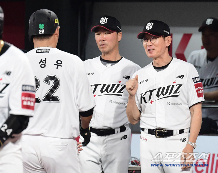 30→32→72→78→8→98. KT's fourth-place jump thanks to a finishing error. Lotte is in 6th place