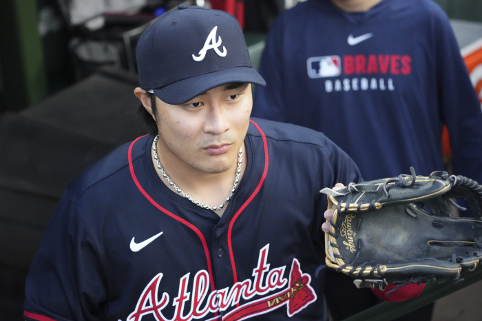  Kim Ha-sung's first hit in ATL transfer! 164.2km bullet right-handed hit, showing off his condition, starting shortstop No. 6