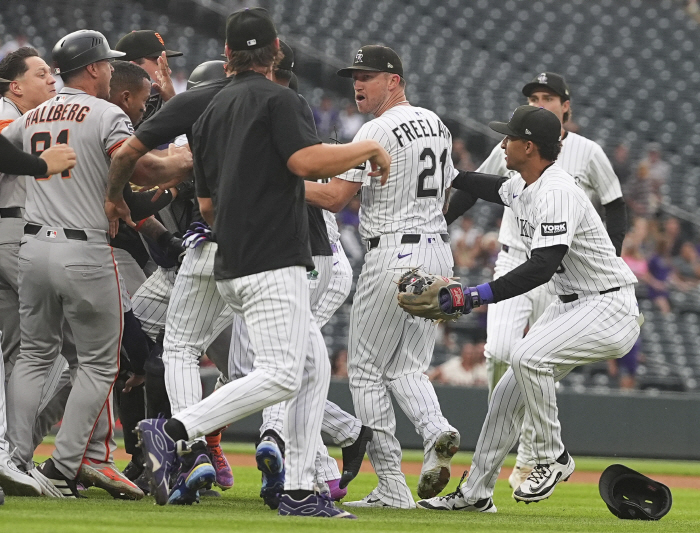 Devers two-run shot → bench clearing → SF win rate exceeded 500%, and Park Chan-ho  was summoned