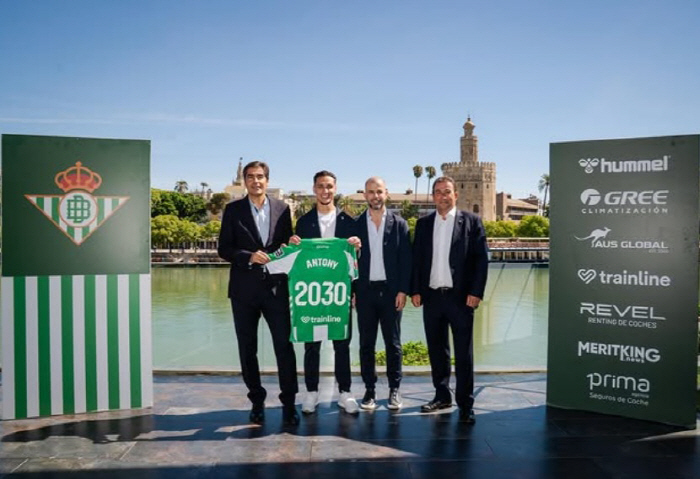 Did you hate Manchester United so much after being stuck in a hotel for 40 days, Antony shedding tears of emotion...159 Billion → 40.5 Billion Drops, Betis Seized