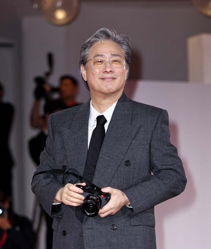 Even the Youngjin Committee can't help it..Director Park Chan-wook decides to submit to the Academy in the atmosphere of winning the Venice Award (Roundup)