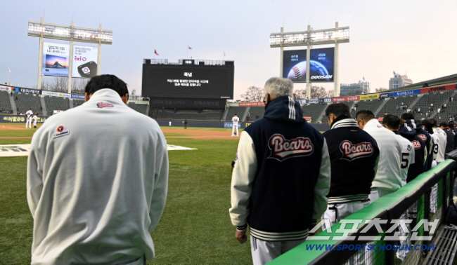  I lost my daughter on the baseball field, my father collapsed Please, someone explain it