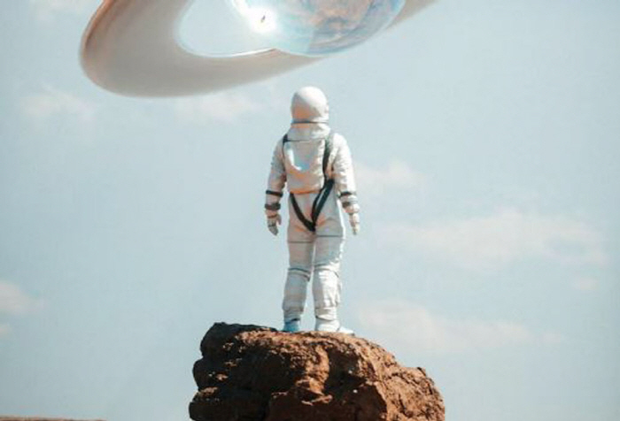 I'm an astronaut, please send me my oxygen purchase fee...a female victim of a new type of fraud