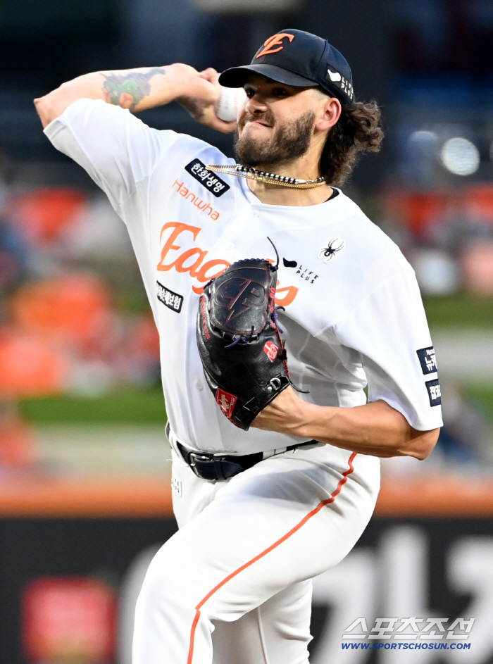 KKKKKK Hanwha Ponce Sets Another K New Record! → Over 226K. KBO League's Most Strikeouts in a Season