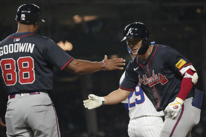 Let's get off to a fresh start in the new team, let's go with Tampa Bay's humiliation Kim Ha-sung, who made his Atlanta debut with multi-hitters