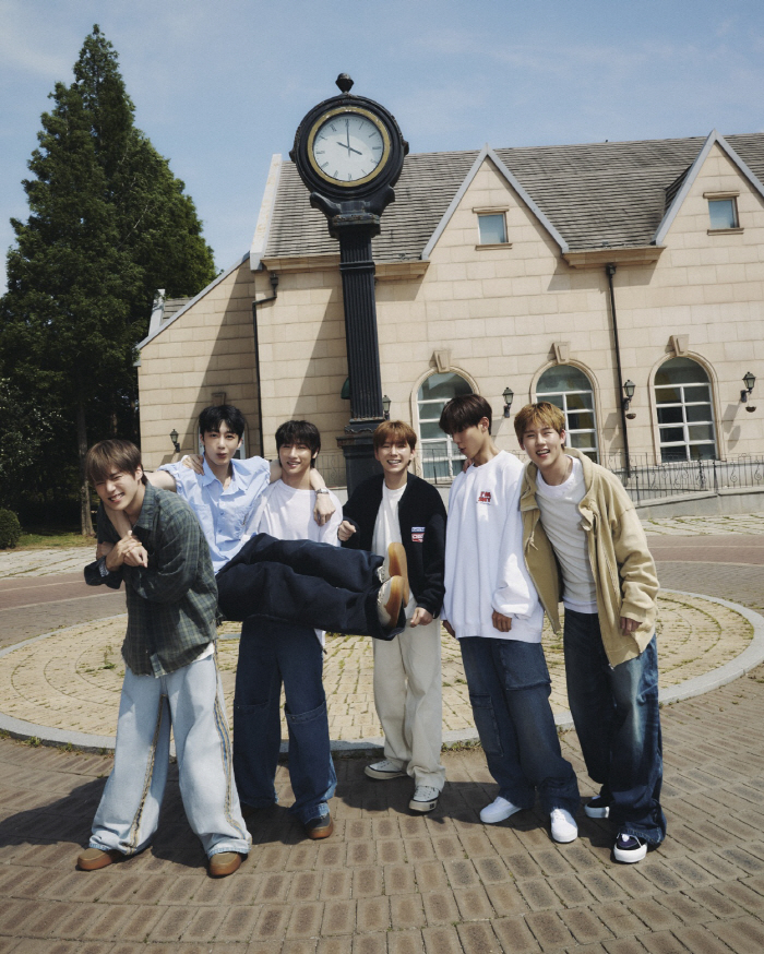 MONSTA X Earns Global Praise for ‘The X’