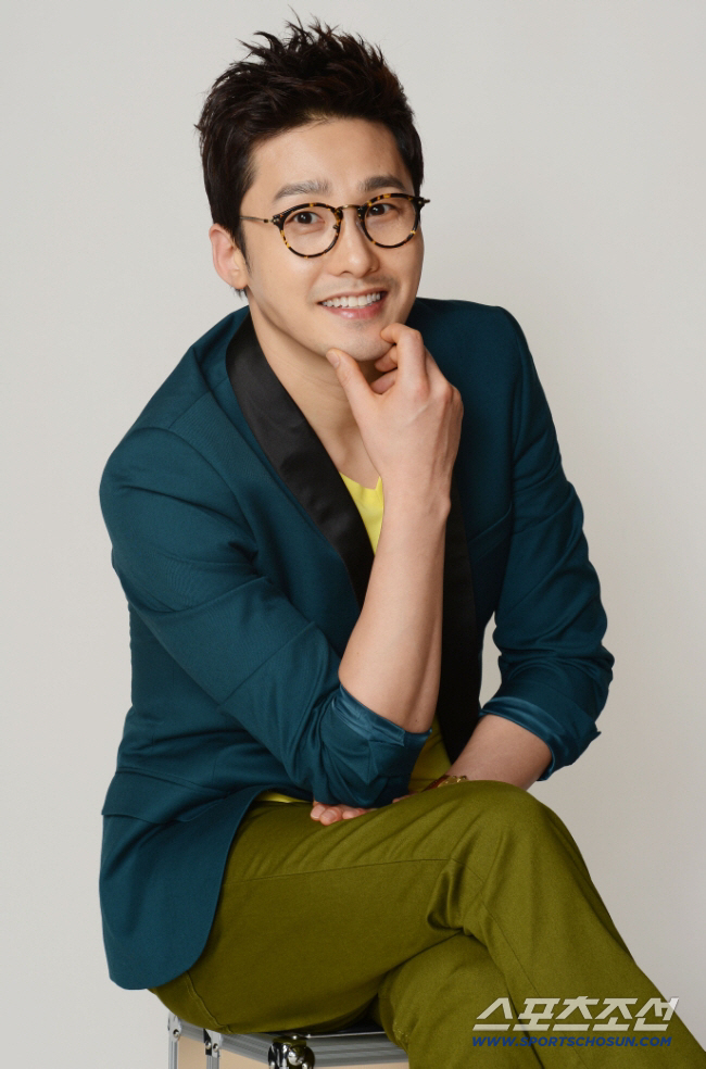  Hwang Dong-ju, ♥ Lee Young-ja and the couple in their 7th month..Thanks to you, I got a lot of strength