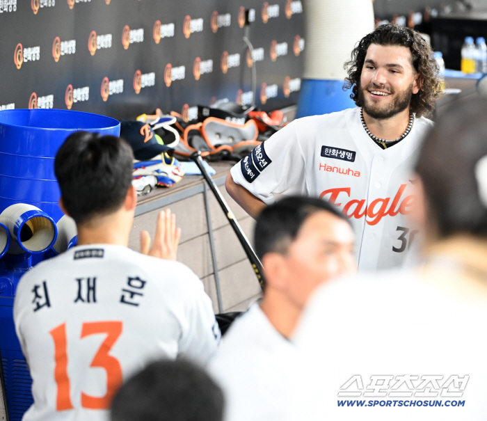  Choi Jae-hoon applauded for setting a new record for Ponce strikeouts