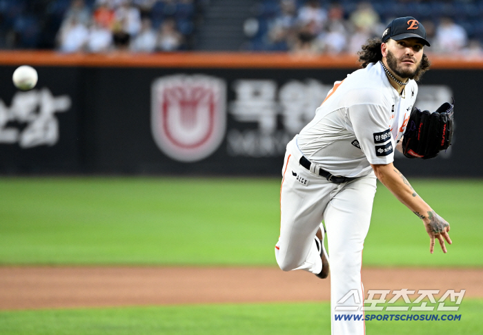  Hanwha starter Ponce's hard throw