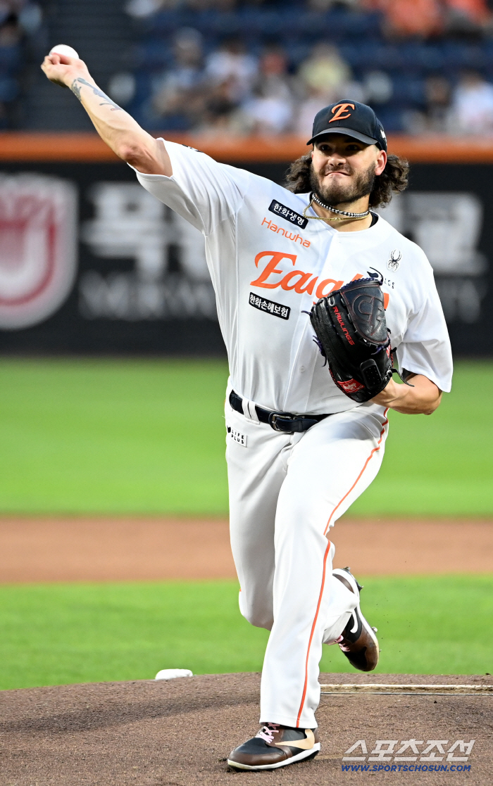  Hanwha starter Ponce's hard throw