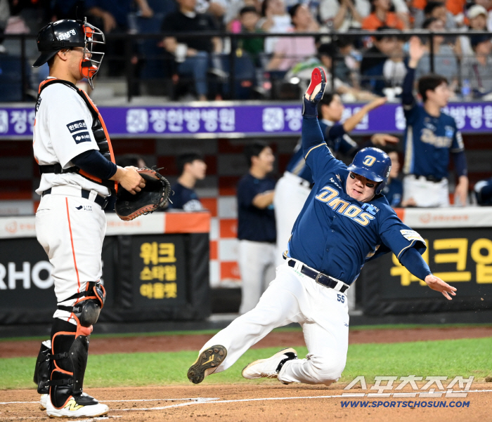  Lee Woo-sung and Park Se-hyuk hit home
