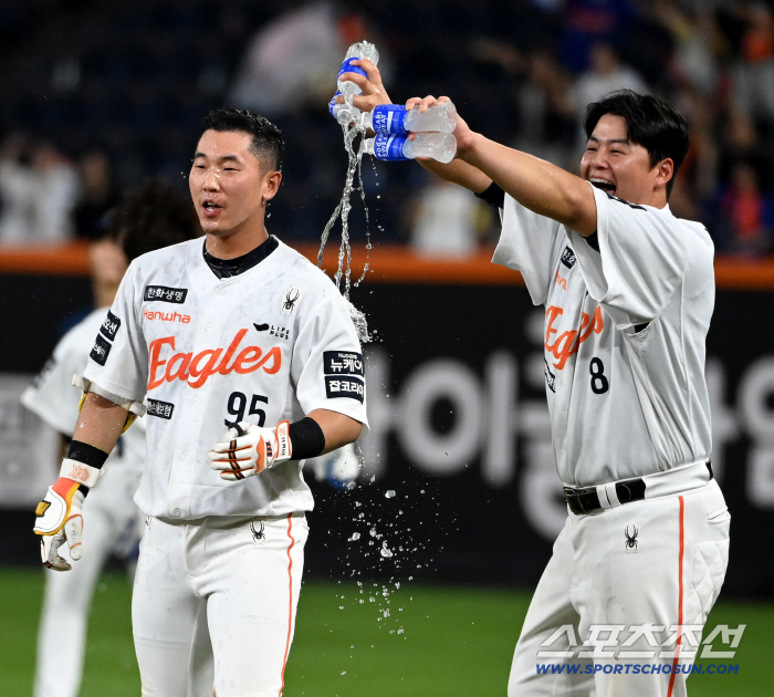  Noh Si-hwan hits a walk-off hit, Hwang Young-mook and a cool water shower