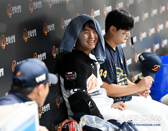  Smiling Jung Woo-ju, relaxed