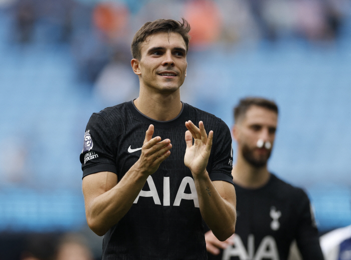Tottenham freshman who is controversial about his pregnant wife betrayed affair man, the strongest defensive midfielder in the league selected as the top transfer player in the EPL