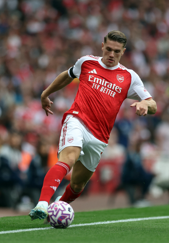 You left her behind and went to Arsenal! Confused by the chant of the breakup of Yokeres → There is nothing to answer for that song...Still a chance of social media follow-up reunion?
