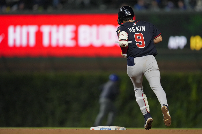  Wow! What happened?. Kim Ha-sung Atlanta's first RBI is a three-run home run from behind