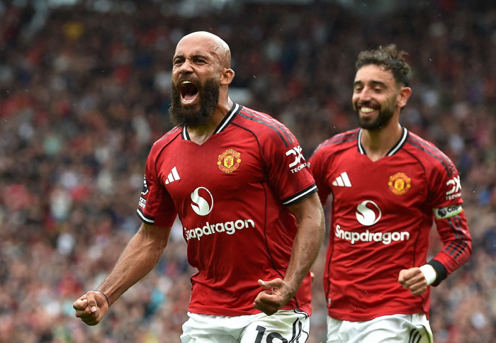 I won't cut my hair until Manchester United wins 5 games in a row! A year later, it was finally a bombhead...Apples will go in, too. → Looking back, it was a little too much