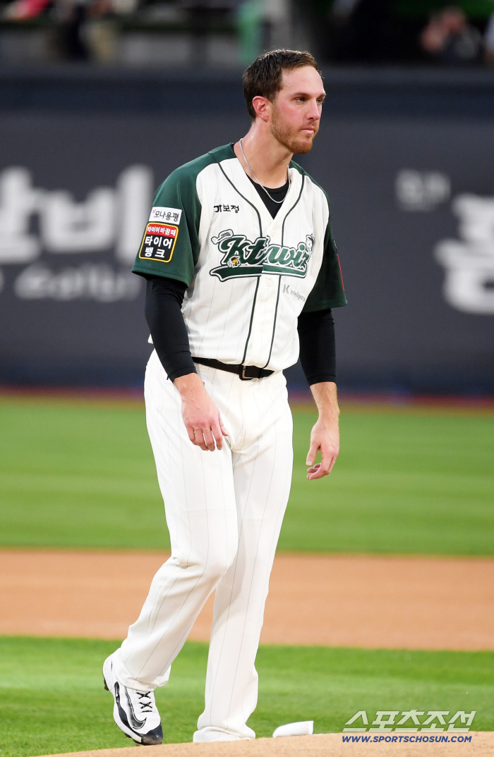 If it's bad, you should tell them in advance! Foreign pitchers leave the club. The head coach's sigh is deepening his use of the bullpen for the time being. 