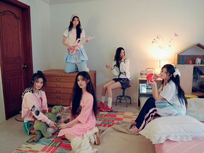 ILLIT's First Single, Oricon Daily Single Ranking 2nd...A refreshing song that only they can pull off