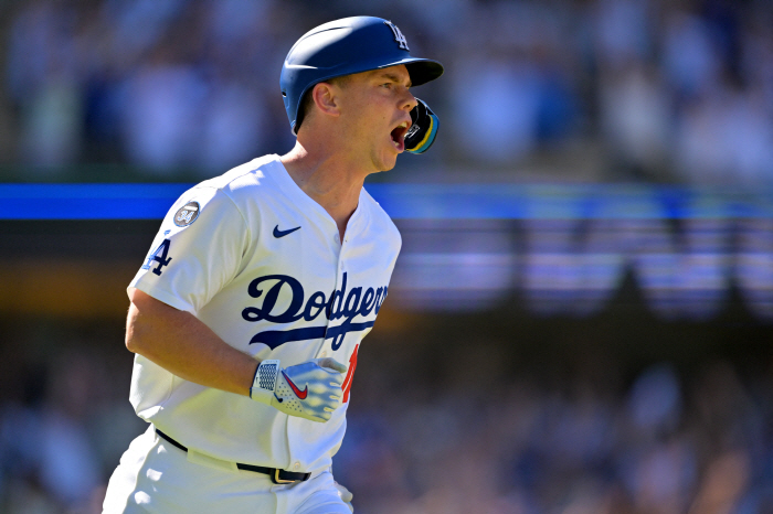 Is it because the Dodgers are becoming increasingly difficult to go straight to the DS because they said it was a super team, but they lost two consecutive games in the last place in the East?