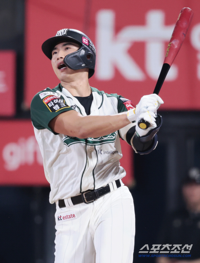 I've always been beaten up... Home run for the first time in two years → Check swing reading → batting average of .500…Reversal in the bottom of the ninth inning, hot flashbacks 