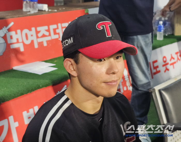 The joy of meeting again after 1217 days! I didn't hit a home run last year... Clutch heater Moon Sungjoo's roaring change-up was completely targeted.