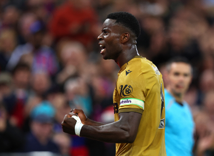 Kim Minjae, get ready to kick out the emergency again KIM is likely to be released next summer, so Munich prepares to recruit an unsuccessful defender for Liverpool next summer