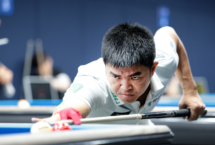 Kim Young-won, the youngest winner of the PBA, passed the round of 128, predicted a sensation again after a slump in the early part of the season
