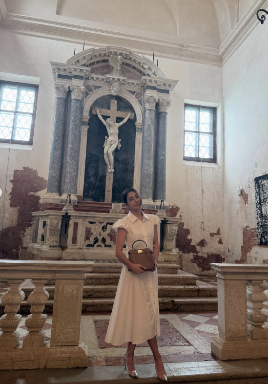 Lee Min-jung, who blasphemes, is at an event, not a cathedral, due to controversy over the luxury bag photo in front of Jesus statue