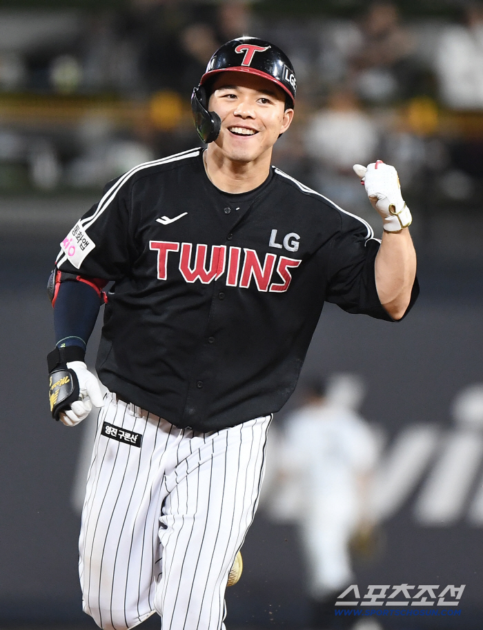 Oh Ji-hwan's equalizer → Moon Sung-joo's come-from-behind grand slam! A slugfest that chased after 4 home runs 17 points in 3 innings...LG laughed