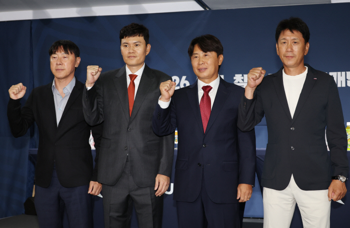  Let's lift the restrictions on foreign players in four different colors Shin Tae-yong, who is trying to become the top Asian player, and Park Tae-ha is a sensitive issue...Expectations for Kim Ki-dong's EPL Lingard, and Jung Kyung-ho's dual operation